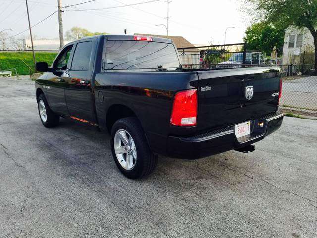 2014 RAM Ram Pickup 1500 4x4 Express 4dr Crew Cab 5.5 ft. SB Pickup